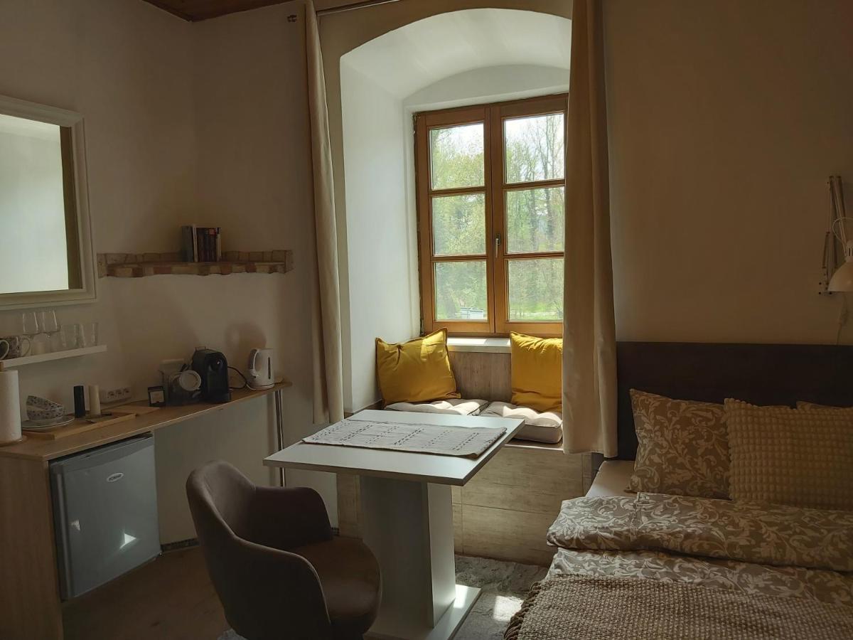 Zimmer Donaustrand Leiben ภายนอก รูปภาพ
